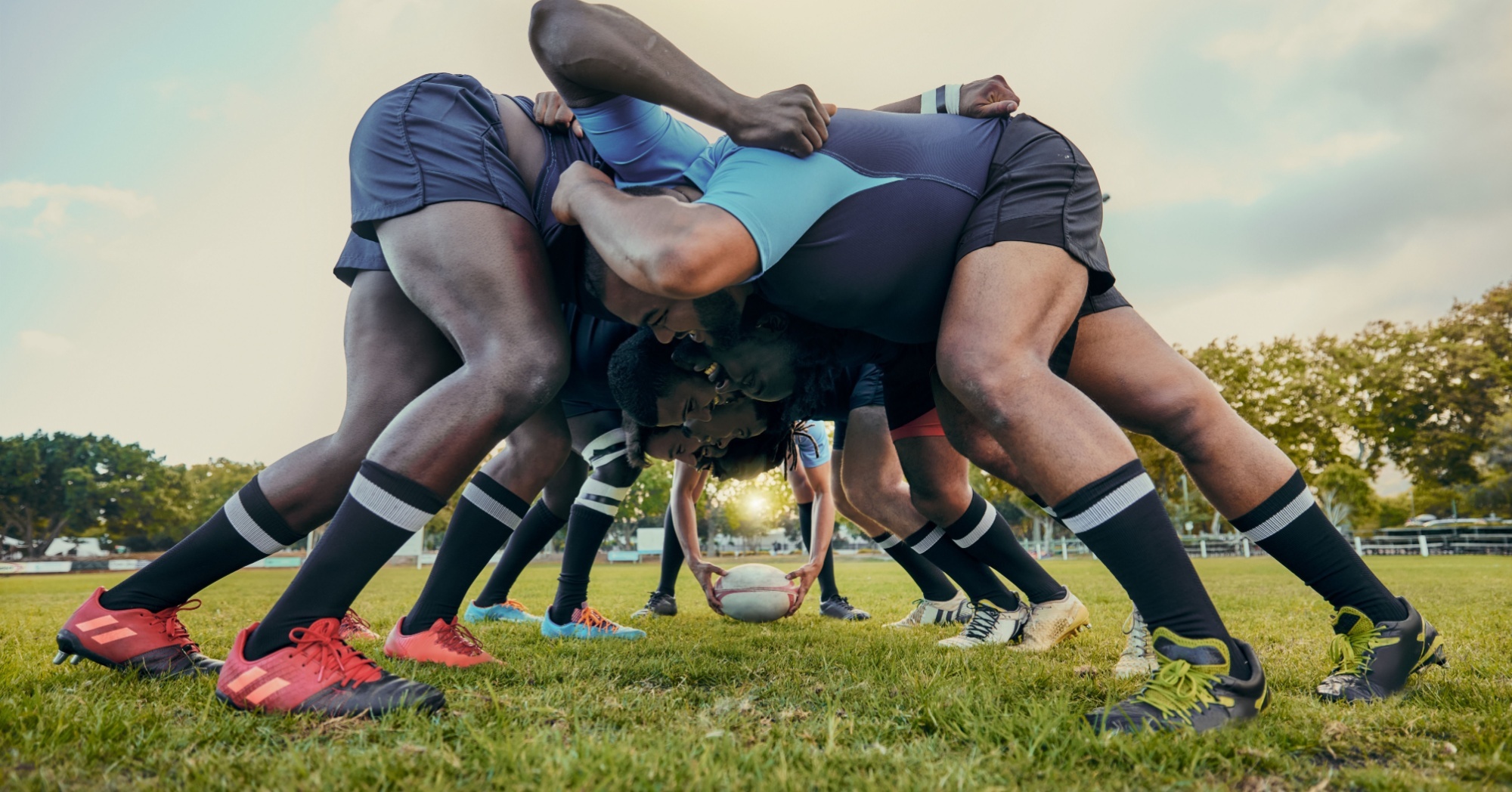 rugby players preparing to start a match